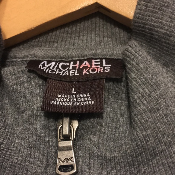 Like New Micheal Kors Gray Sweatshirt. Size Large - Picture 5 of 8
